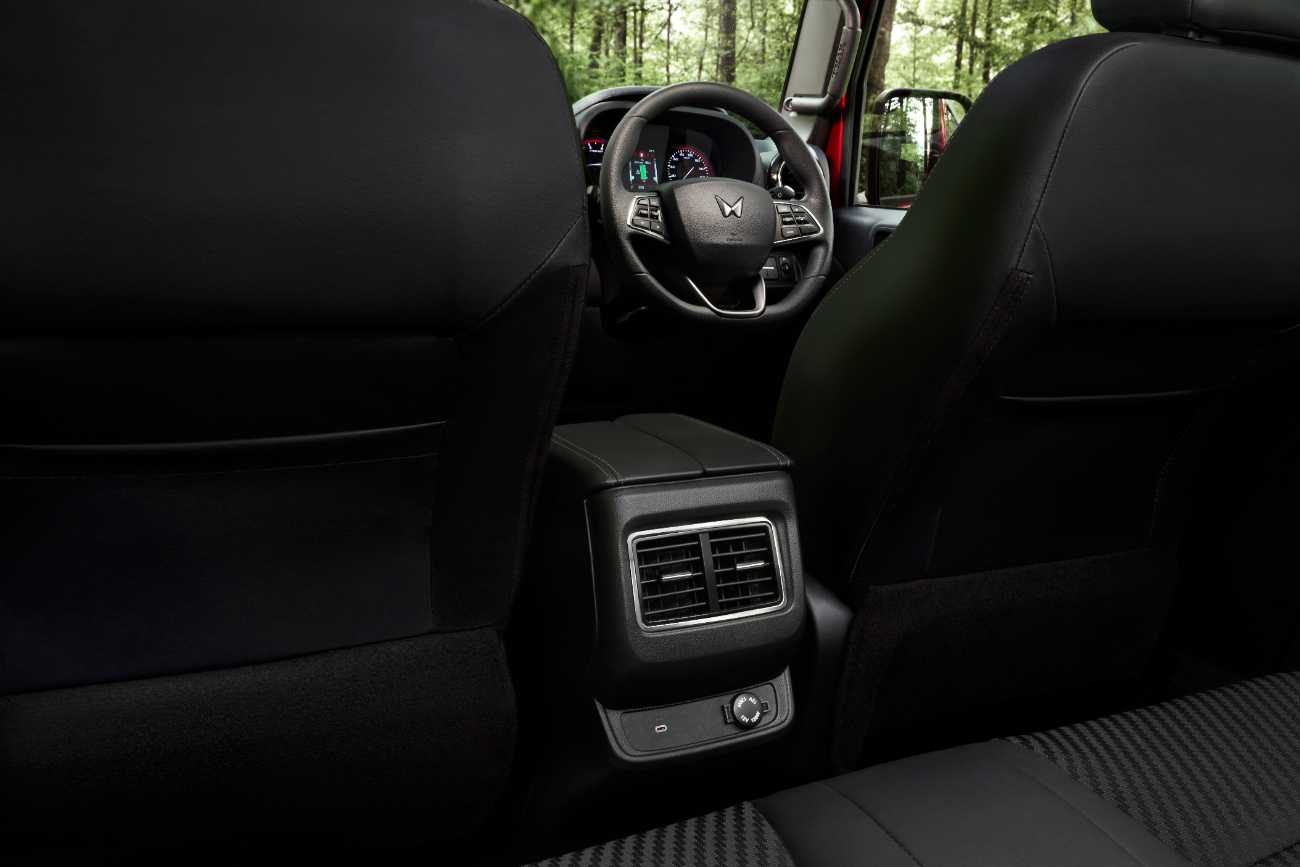1759480457-resizecom Mahindr